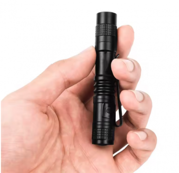 TopLEDverlichting.nl Ultra Mini LED Zaklamp - Pen formaat Slechts 9cm - Wit Licht 300 Lumen - Sterk Aluminium - Waterproof - Inclusief AAA Batterij foto 9